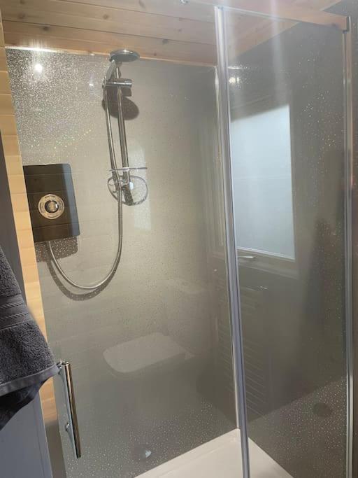 Bonny Wee Snug - Pod In Spean Bridgeアパートメント エクステリア 写真