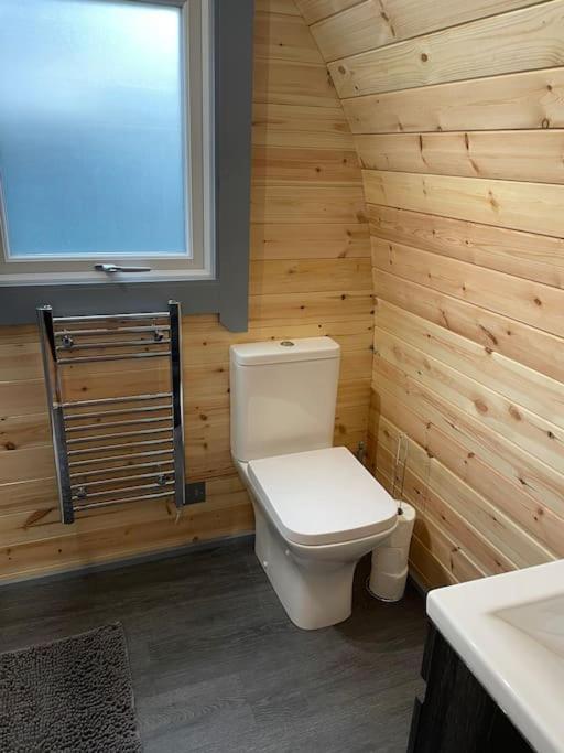 Bonny Wee Snug - Pod In Spean Bridgeアパートメント エクステリア 写真