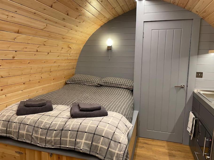 Bonny Wee Snug - Pod In Spean Bridgeアパートメント エクステリア 写真
