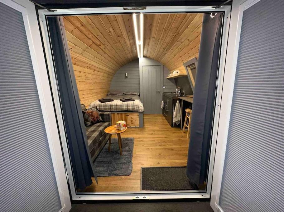 Bonny Wee Snug - Pod In Spean Bridgeアパートメント エクステリア 写真
