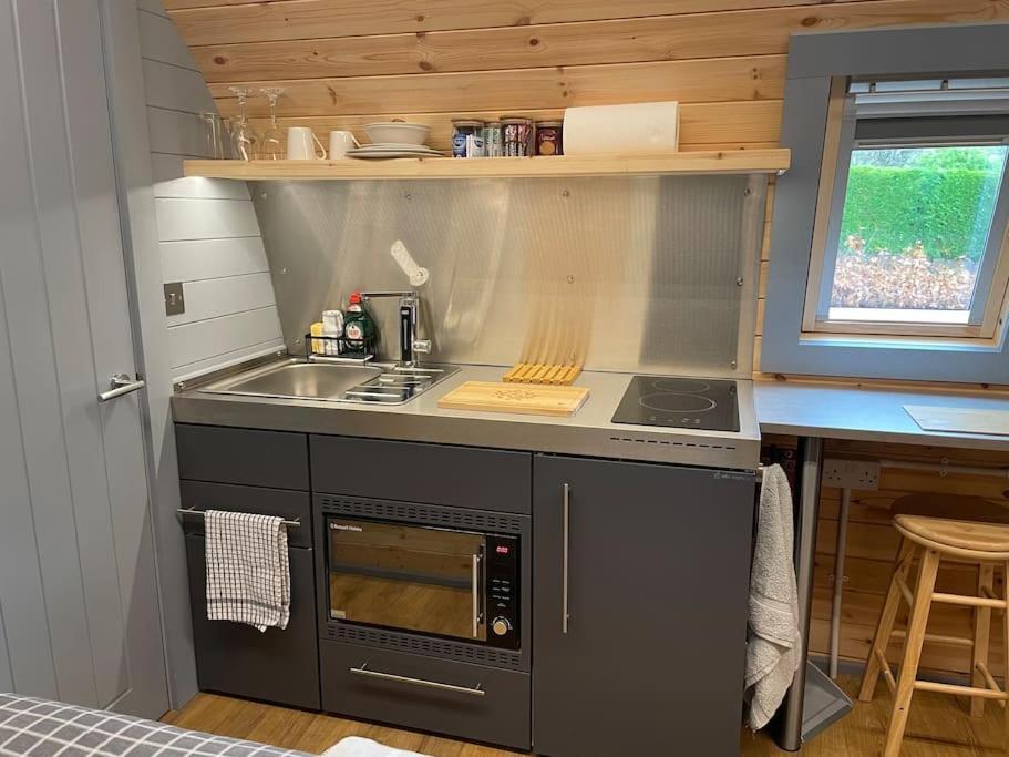 Bonny Wee Snug - Pod In Spean Bridgeアパートメント エクステリア 写真