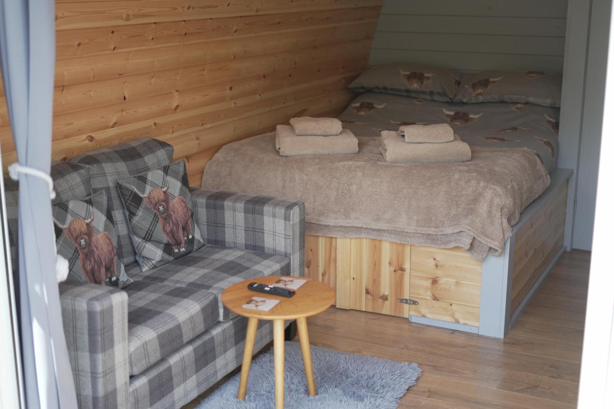 Bonny Wee Snug - Pod In Spean Bridgeアパートメント エクステリア 写真