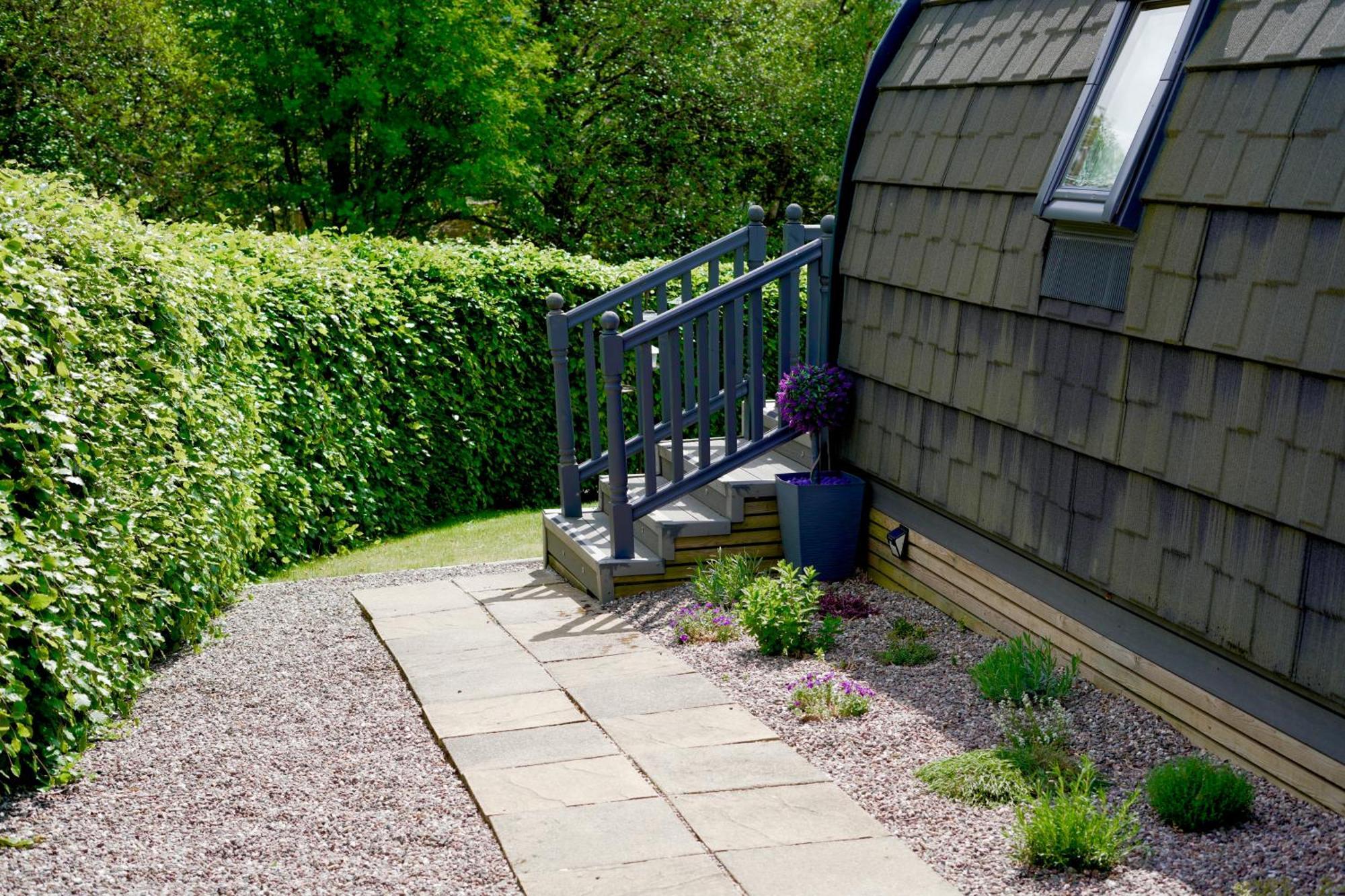 Bonny Wee Snug - Pod In Spean Bridgeアパートメント エクステリア 写真