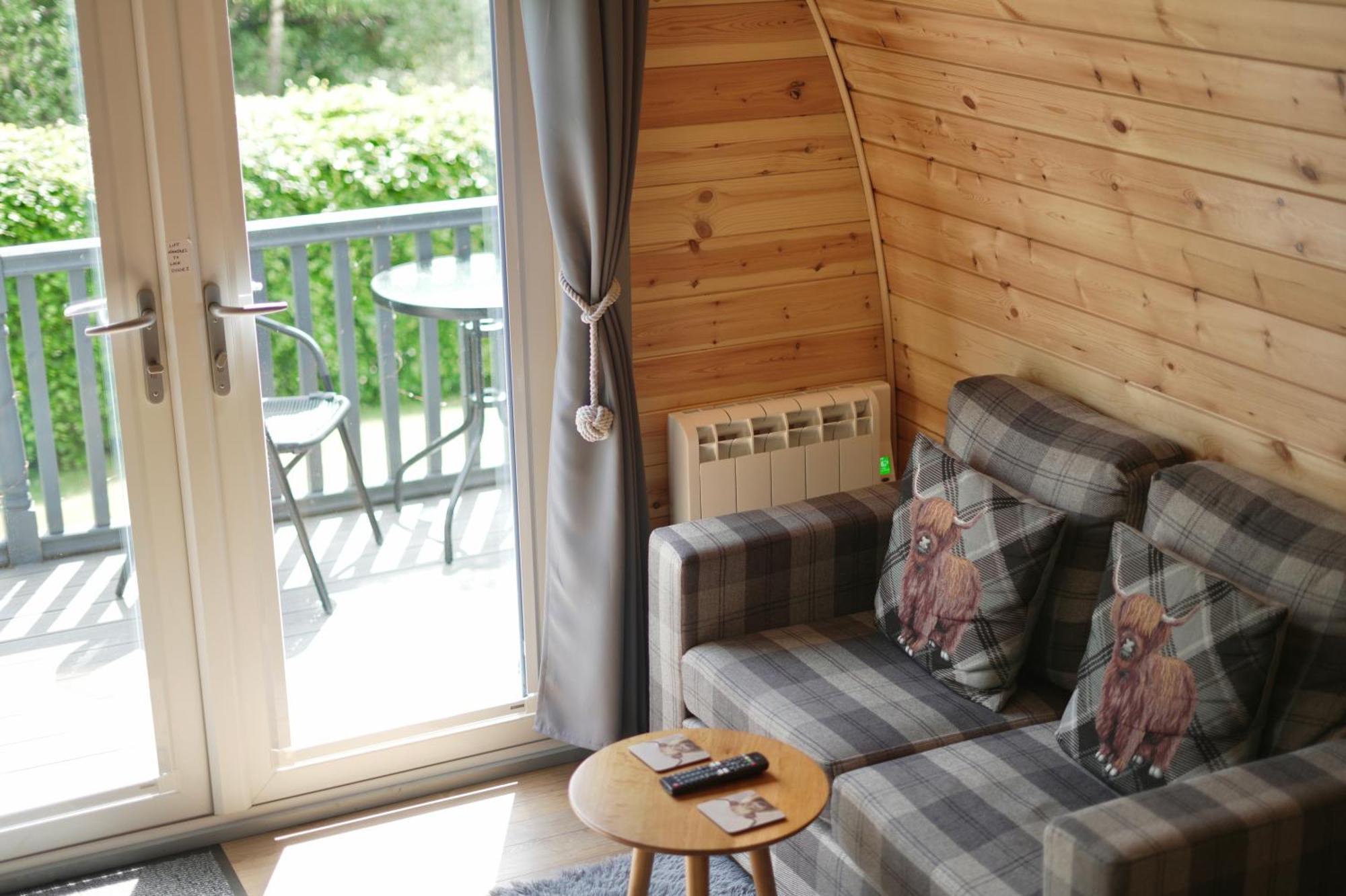 Bonny Wee Snug - Pod In Spean Bridgeアパートメント エクステリア 写真